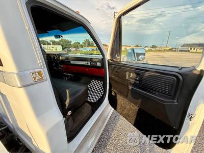 1986 Chevrolet Silverado - zdjęcie 13 z 15 - miniatura