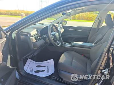 2025 Toyota Camry LE - zdjęcie 13 z 21 - miniatura