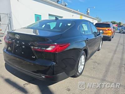 2025 Toyota Camry LE - zdjęcie 4 z 21 - miniatura