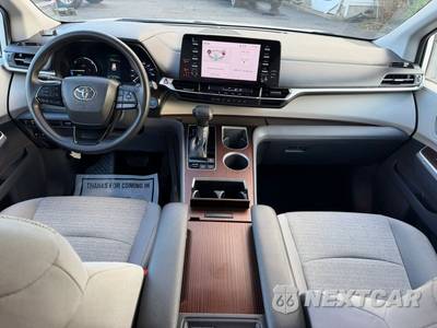2022 Toyota Sienna LE 8-Passenger 120.5" WB - zdjęcie 11 z 39 - miniatura