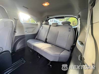 2022 Toyota Sienna LE 8-Passenger 120.5" WB - zdjęcie 19 z 39 - miniatura