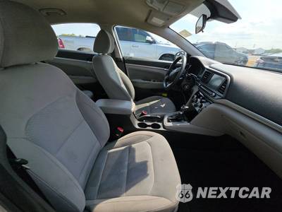 2019 Hyundai Elantra SEL Sedan - zdjęcie 8 z 40 - miniatura