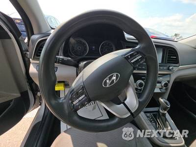 2019 Hyundai Elantra SEL Sedan - zdjęcie 10 z 40 - miniatura