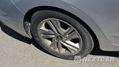 2019 Hyundai Elantra SEL Sedan - zdjęcie 24 z 40 - miniatura