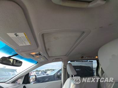 2011 Toyota Sienna XLE 8-Passenger 119.3" WB - zdjęcie 18 z 45 - miniatura