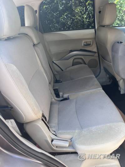 2011 Mitsubishi Outlander SE - zdjęcie 7 z 11 - miniatura