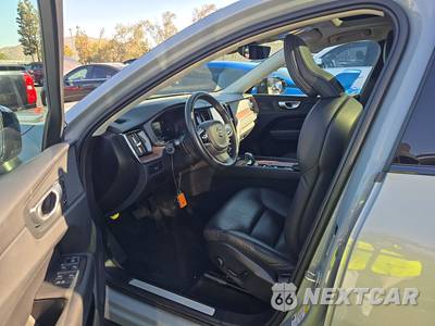 2024 Volvo XC60 B5 Plus Dark Theme - zdjęcie 7 z 32 - miniatura