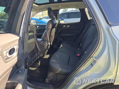 2024 Volvo XC60 B5 Plus Dark Theme - zdjęcie 13 z 32 - miniatura