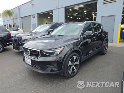 2025 Volvo XC40 Plus Bright Theme - zdjęcie 1 z 36 - miniatura