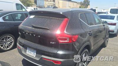 2025 Volvo XC40 Plus Bright Theme - zdjęcie 18 z 36 - miniatura