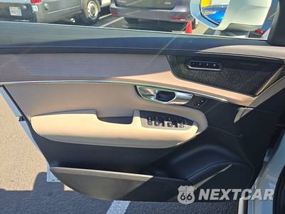 2026 Volvo XC90 B6 Plus 7-Passenger - zdjęcie 9 z 31 - miniatura