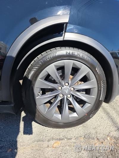 2018 Tesla Model X 75D - zdjęcie 11 z 22 - miniatura