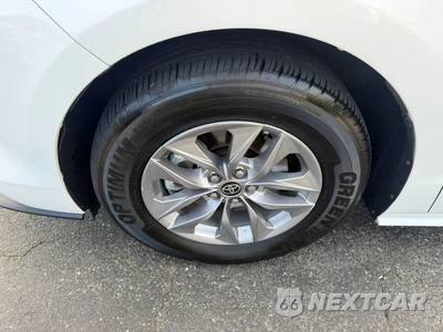 2022 Toyota Sienna LE 8-Passenger 120.5" WB - zdjęcie 9 z 39 - miniatura