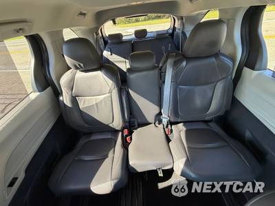 2022 Toyota Sienna LE 8-Passenger 120.5" WB - zdjęcie 17 z 39 - miniatura
