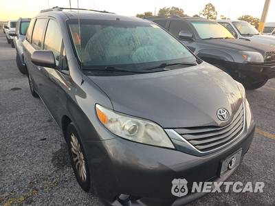 2014 Toyota Sienna XLE 8-Passenger 119.3" WB - zdjęcie 3 z 29 - miniatura