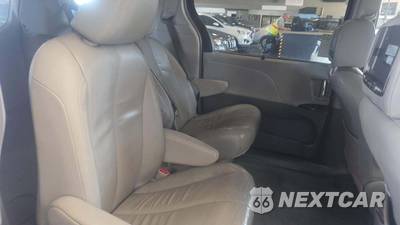 2014 Toyota Sienna XLE 8-Passenger 119.3" WB - zdjęcie 24 z 29 - miniatura