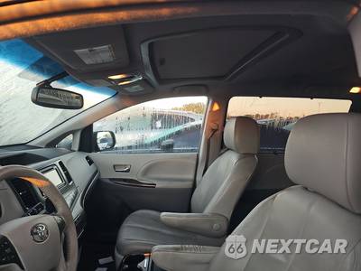 2014 Toyota Sienna XLE 8-Passenger 119.3" WB - zdjęcie 18 z 29 - miniatura