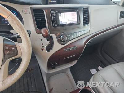 2014 Toyota Sienna XLE 8-Passenger 119.3" WB - zdjęcie 11 z 29 - miniatura