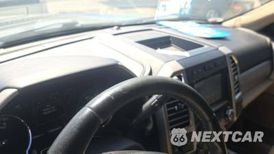 2017 Ford Super Duty F-250 Lariat Crew Cab Medium Bed - zdjęcie 23 z 32 - miniatura