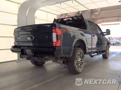 2017 Ford Super Duty F-250 Lariat Crew Cab Medium Bed - zdjęcie 4 z 32 - miniatura