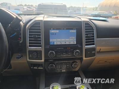 2017 Ford Super Duty F-250 Lariat Crew Cab Medium Bed - zdjęcie 11 z 32 - miniatura