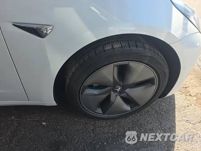 2020 Tesla Model 3 Standard Range Plus - zdjęcie 9 z 21 - miniatura