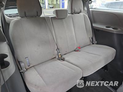 2020 Toyota Sienna L 7-Passenger 119.3" WB - zdjęcie 14 z 27 - miniatura