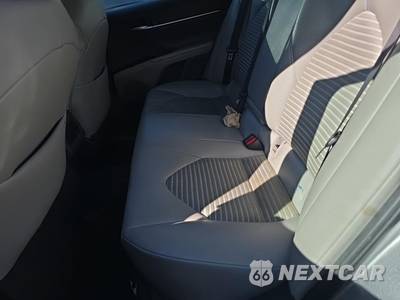 2019 Toyota Camry SE - zdjęcie 16 z 21 - miniatura