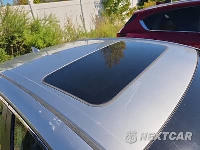 2019 Toyota Camry SE - zdjęcie 12 z 21 - miniatura