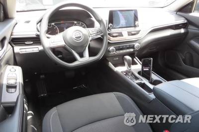 2025 Nissan Altima SV - zdjęcie 13 z 25 - miniatura