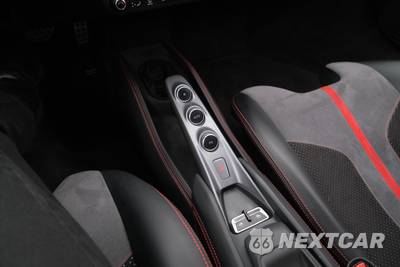 2022 Ferrari F8 Spider Convertible - zdjęcie 29 z 44 - miniatura