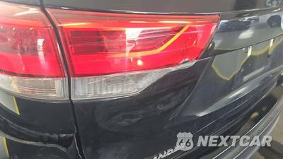 2019 Toyota Highlander Limited - zdjęcie 21 z 34 - miniatura