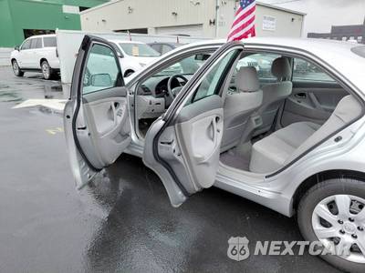 2011 Toyota Camry LE - zdjęcie 16 z 22 - miniatura