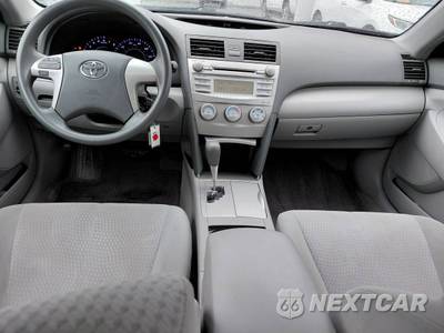 2011 Toyota Camry LE - zdjęcie 18 z 22 - miniatura