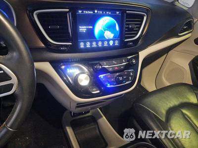 2017 Chrysler Pacifica Touring L 121.6" WB - zdjęcie 11 z 18 - miniatura