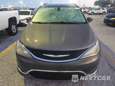 2017 Chrysler Pacifica Touring L 121.6" WB - zdjęcie 2 z 18 - miniatura