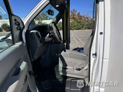 2019 Ford Super Duty E-450 Cutaway DRW - zdjęcie 18 z 49 - miniatura