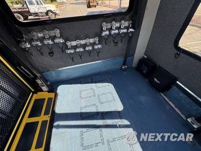 2019 Ford Super Duty E-450 Cutaway DRW - zdjęcie 28 z 49 - miniatura