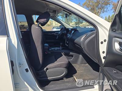 2020 Nissan Pathfinder SV - zdjęcie 8 z 36 - miniatura