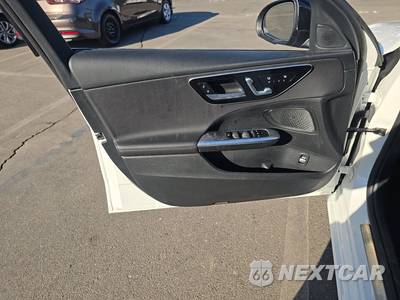 2025 Mercedes-Benz C 300 - zdjęcie 9 z 37 - miniatura