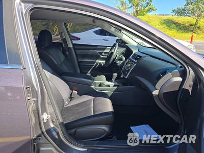 2016 Nissan Altima 2.5 SR - zdjęcie 8 z 51 - miniatura