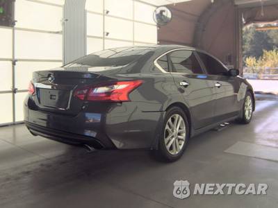 2016 Nissan Altima 2.5 SR - zdjęcie 4 z 51 - miniatura