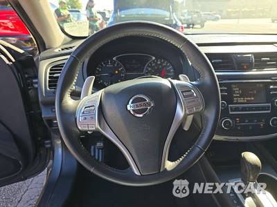 2016 Nissan Altima 2.5 SR - zdjęcie 10 z 51 - miniatura