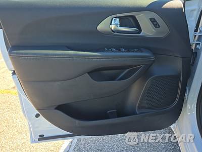 2026 Chrysler Pacifica Select 121.6" WB - zdjęcie 9 z 22 - miniatura
