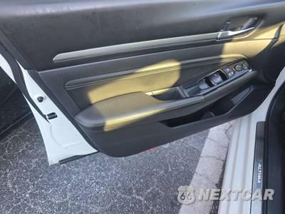 2021 Nissan Altima SL - zdjęcie 9 z 23 - miniatura