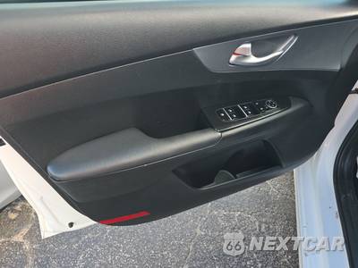 2023 Kia Forte LXS - zdjęcie 9 z 22 - miniatura