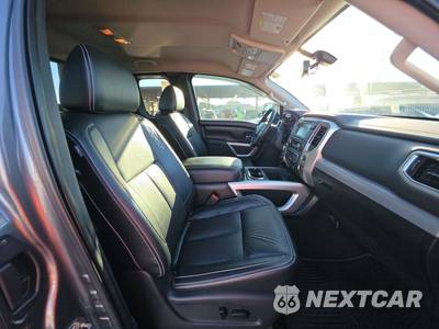 2019 Nissan TITAN PRO-4X Extended Cab Medium Bed - zdjęcie 8 z 20 - miniatura
