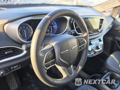 2025 Chrysler Pacifica Select 121.6" WB - zdjęcie 10 z 24 - miniatura