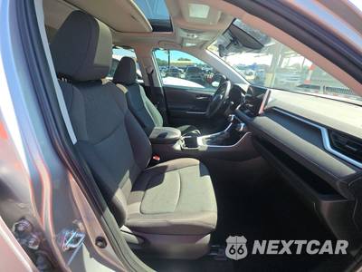 2023 Toyota RAV4 XLE - zdjęcie 8 z 24 - miniatura