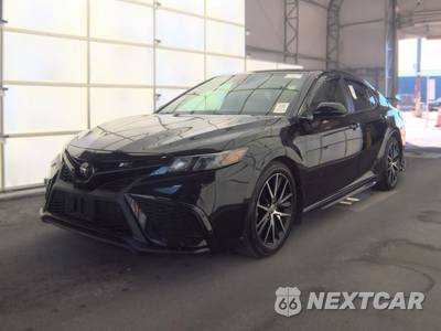 2021 Toyota Camry SE - zdjęcie 1 z 22 - miniatura